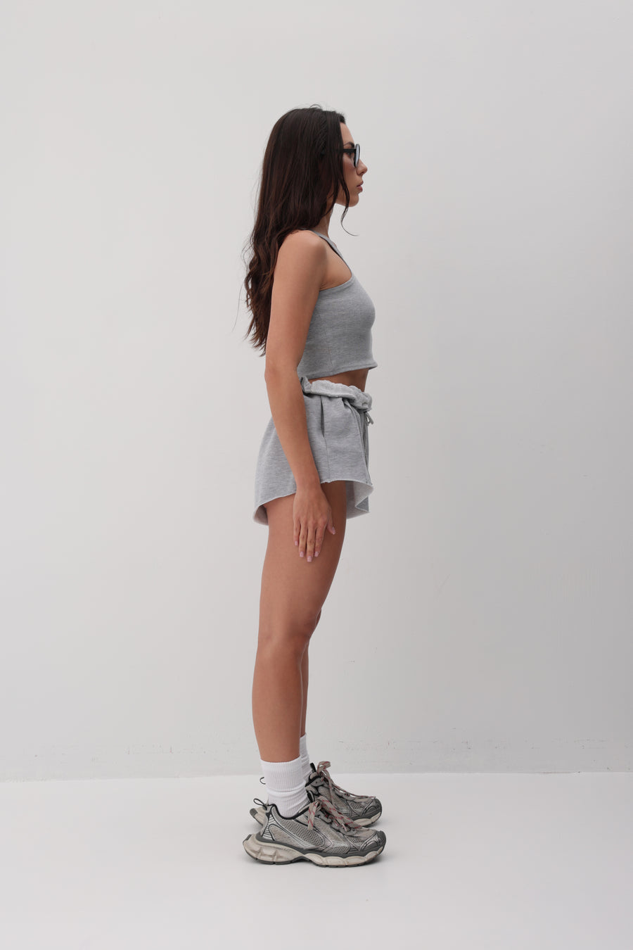 MIDLINE TOP GREY
