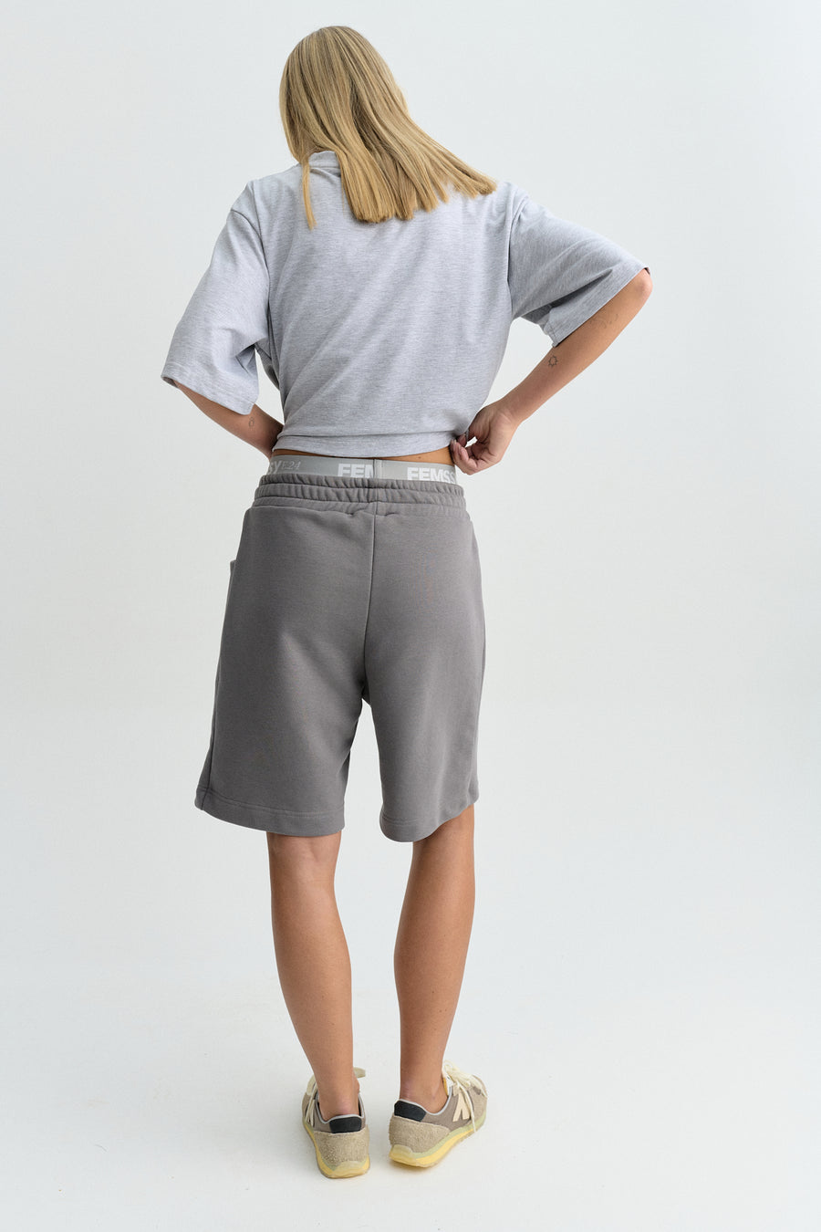 CREASE SWEATHORTS GREY