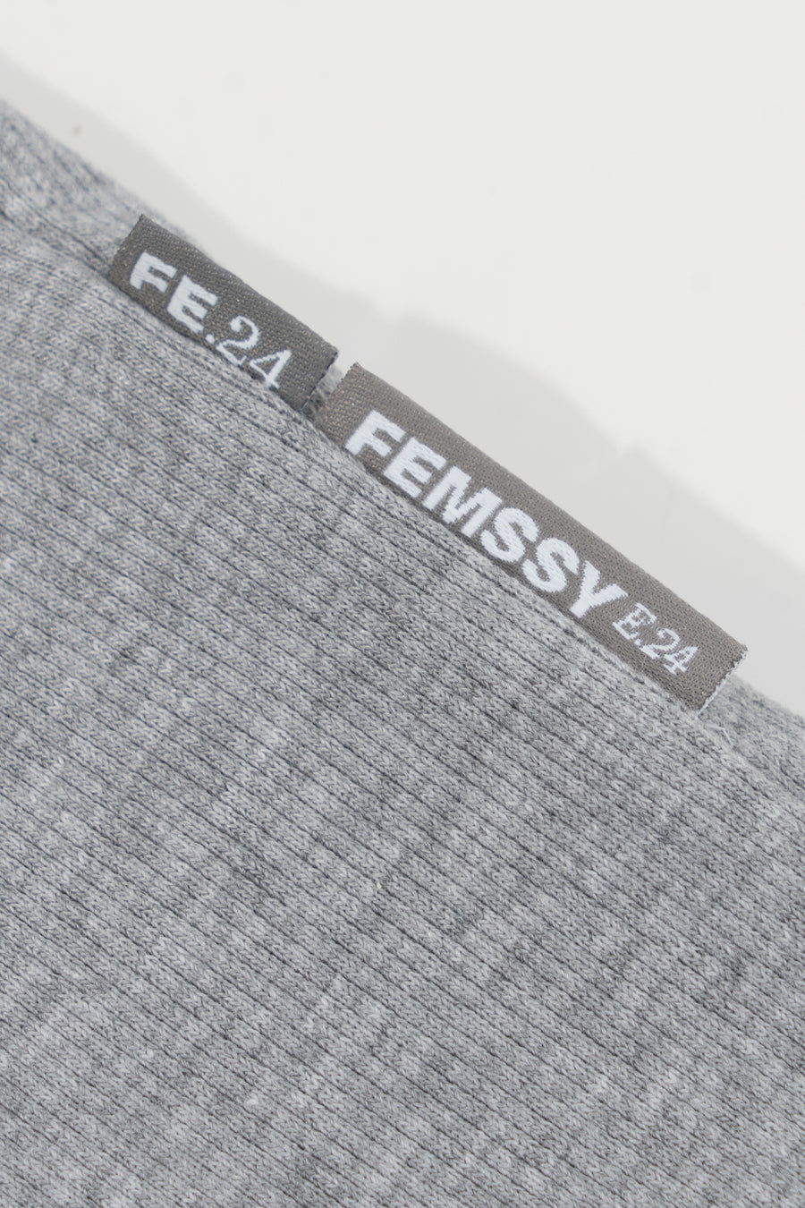 MIDLINE TOP GREY